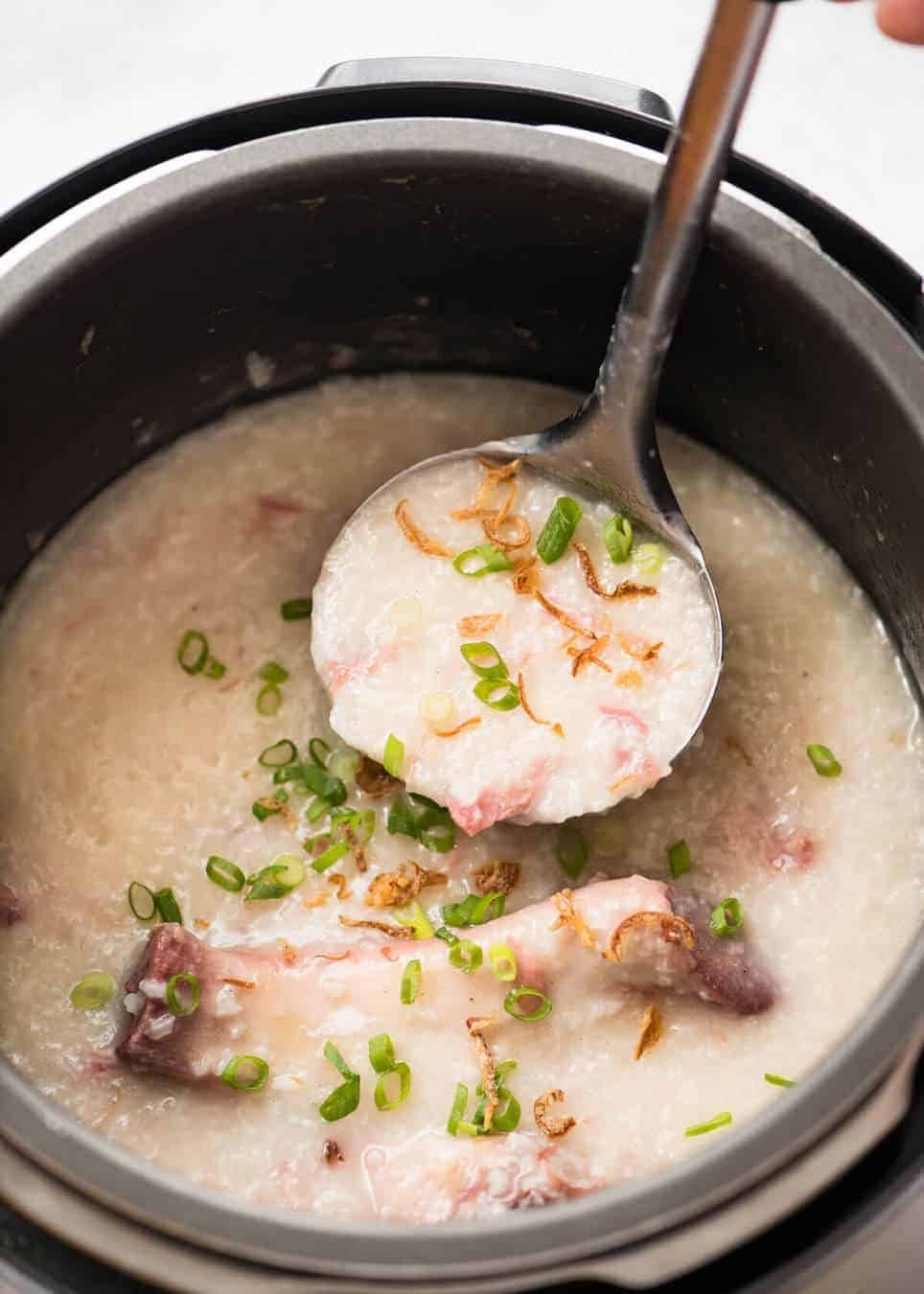 Congee de jamón sobrante (sopa de arroz china) www.recipetineats.com