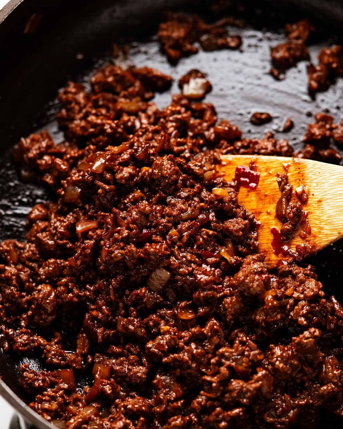 Tazones de carne tailandesa con chile dulce