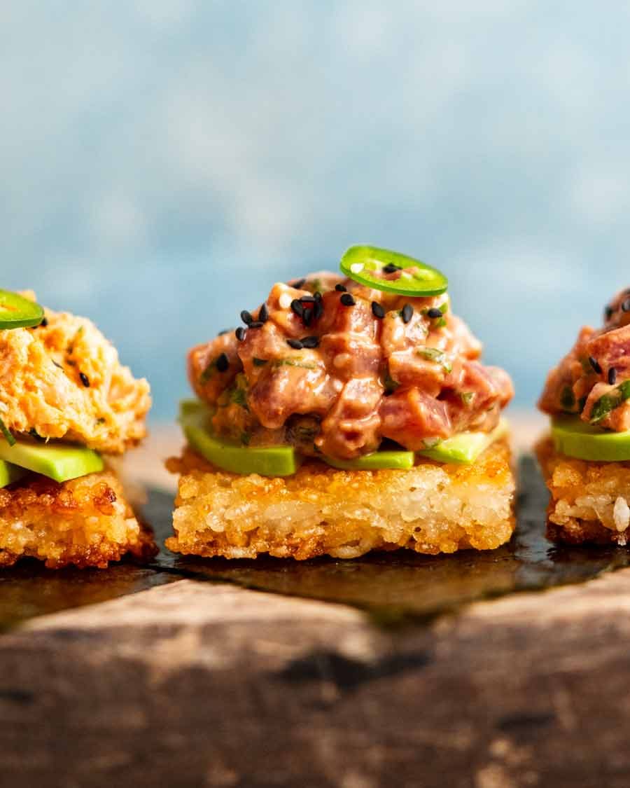 Arroz nítido con atún picante listo para comer
