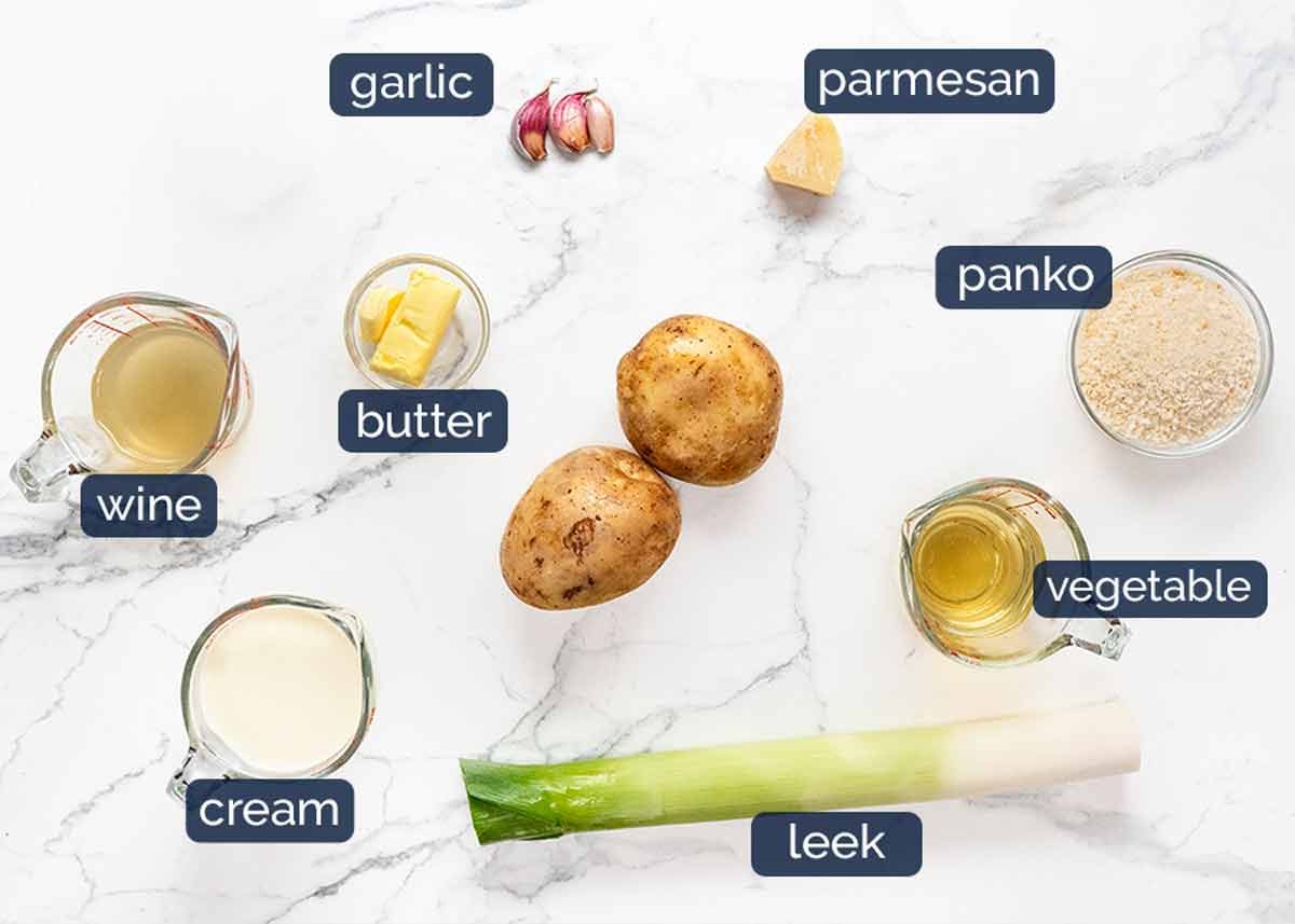Ingredientes en pescado cremoso en el gratin de papa