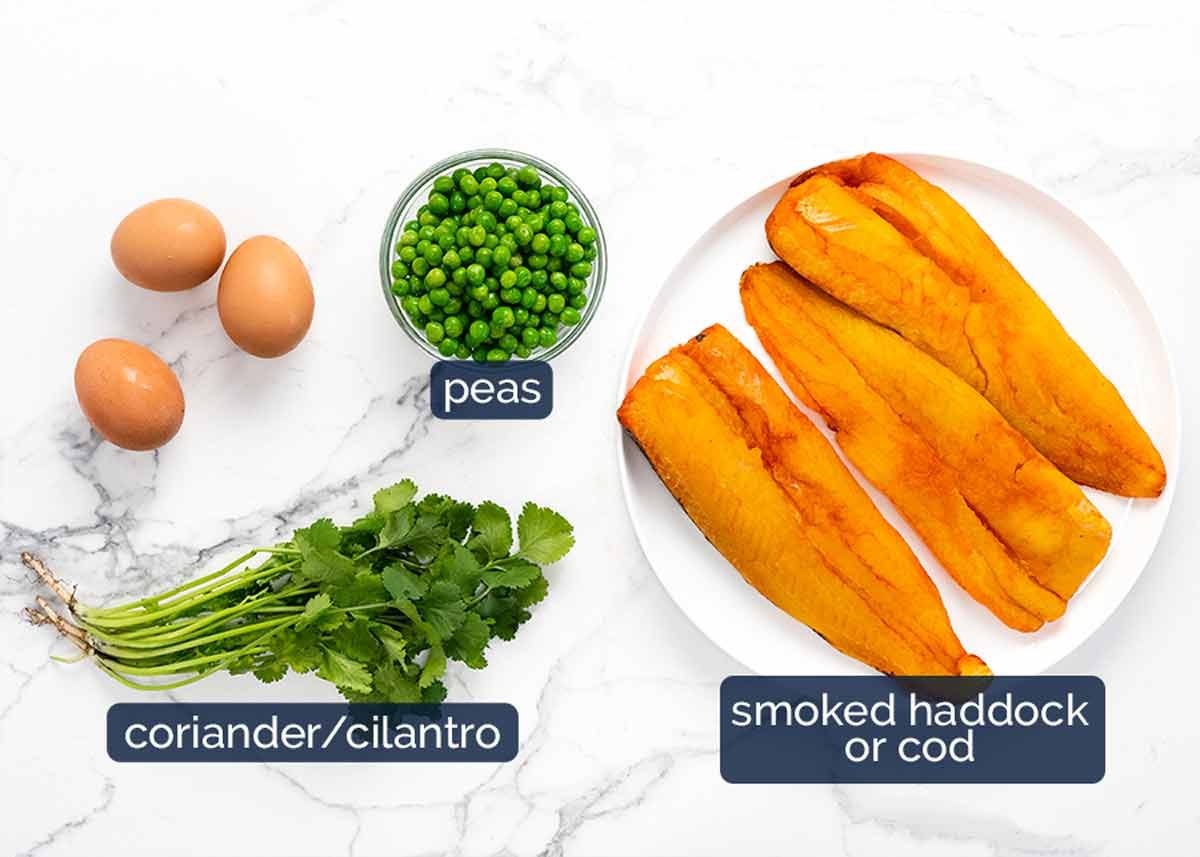 Ingredientes de Kedgeree: pescado inglés y arroz