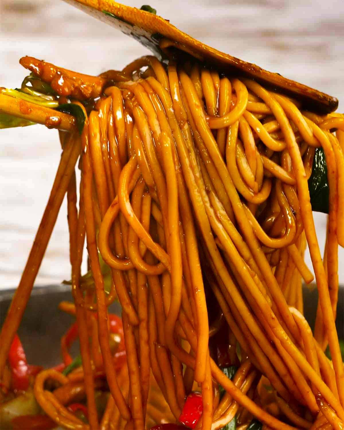 Lanzar fideos Hokkien