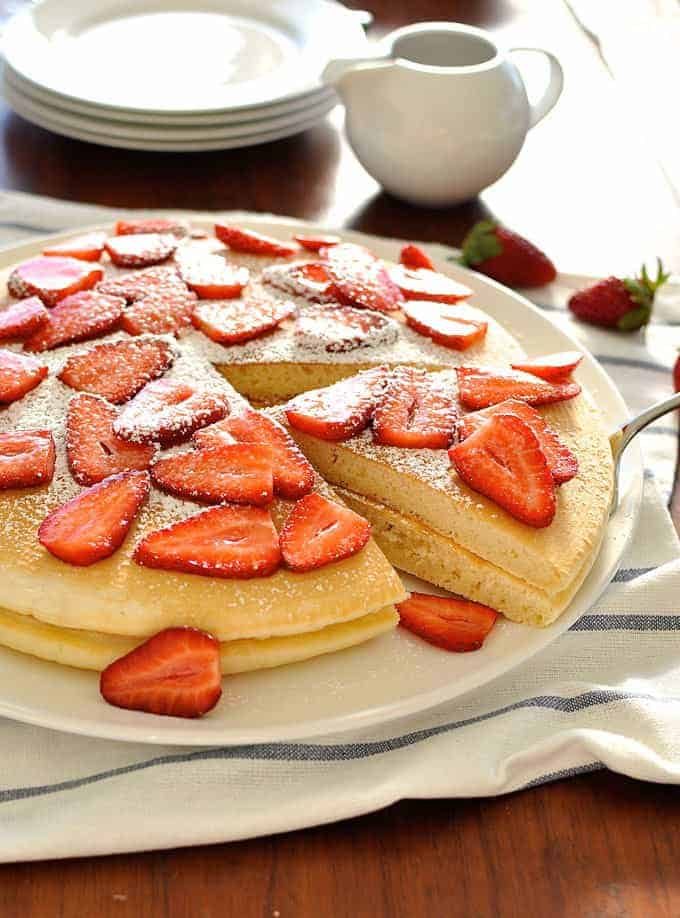 Una porción de crepe gigante servido