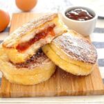 Tostada francesa de mermelada de donut