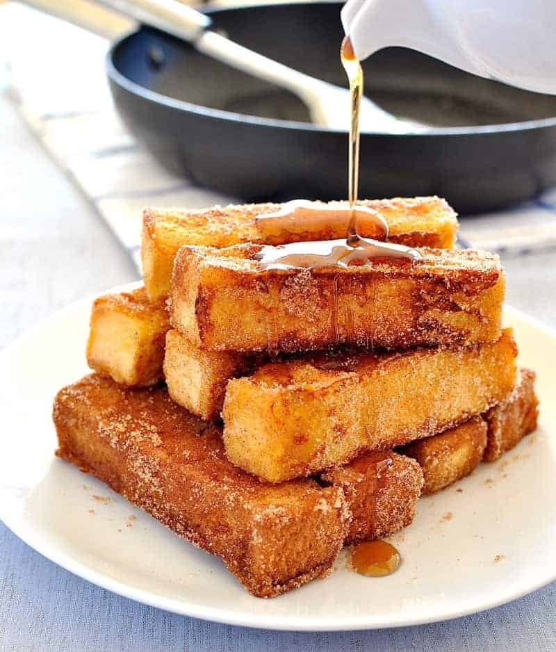 Toast French: tostadas francesas que puedes comer con los dedos, tiene un sabor a la rosquilla de canela y está sobre la mesa en 15 minutos. Repenetineats.com