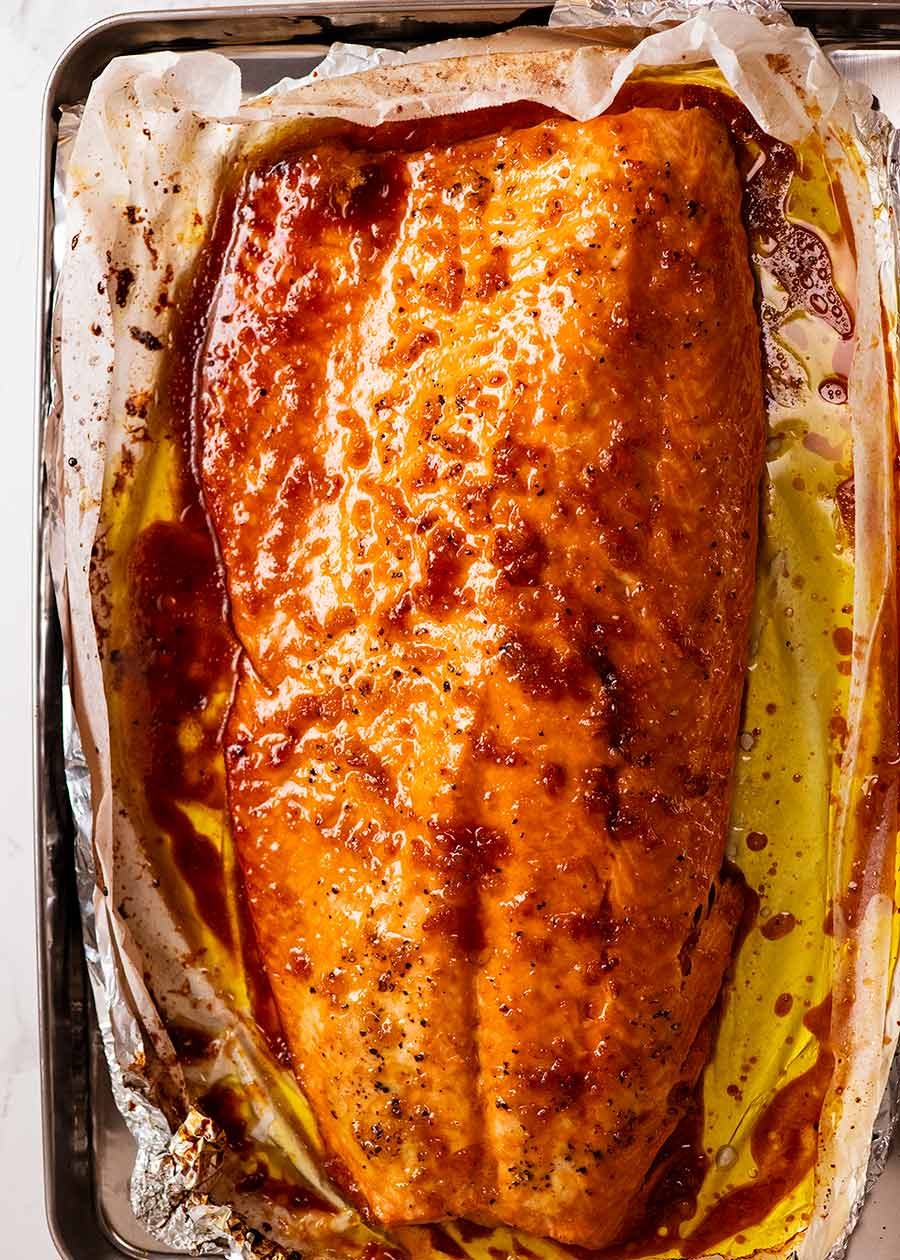 Mantequilla de mantequilla salmón salmón para el salmón horneado en el horno