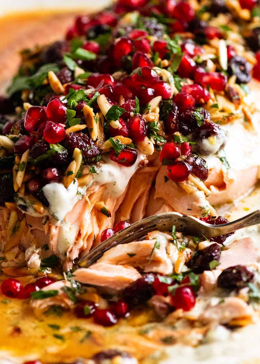 Come salmón cocinado en Navidad