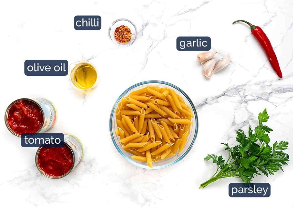 Ingredientes en Penne All'arrabbiata (pasta de tomate picante)