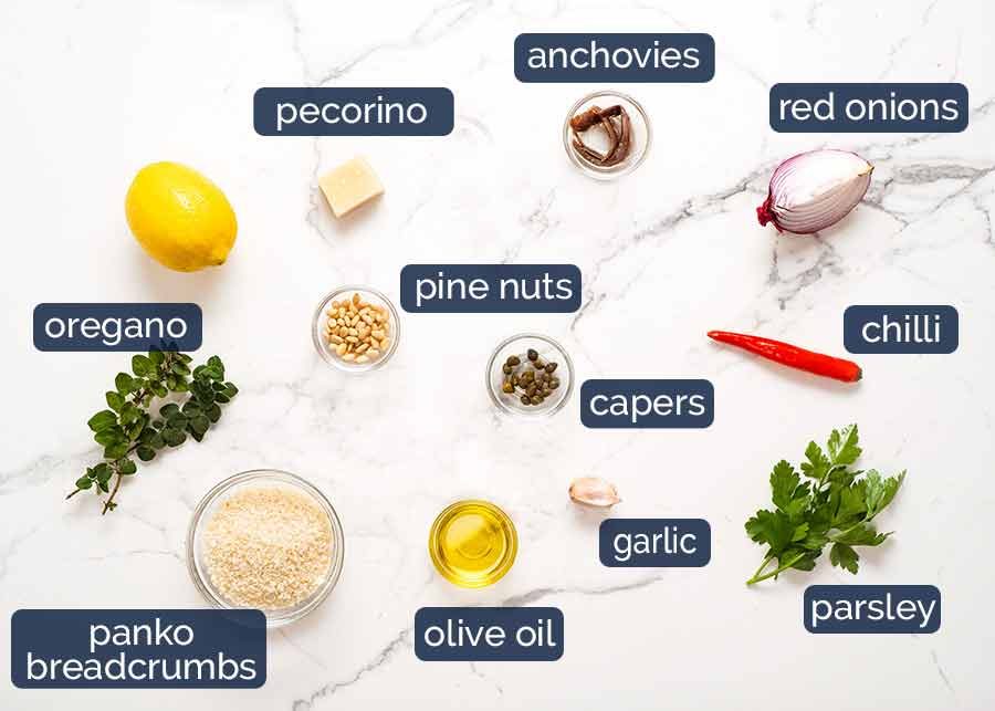 Ingredientes en la corteza para las sardinas en la corteza mediterránea