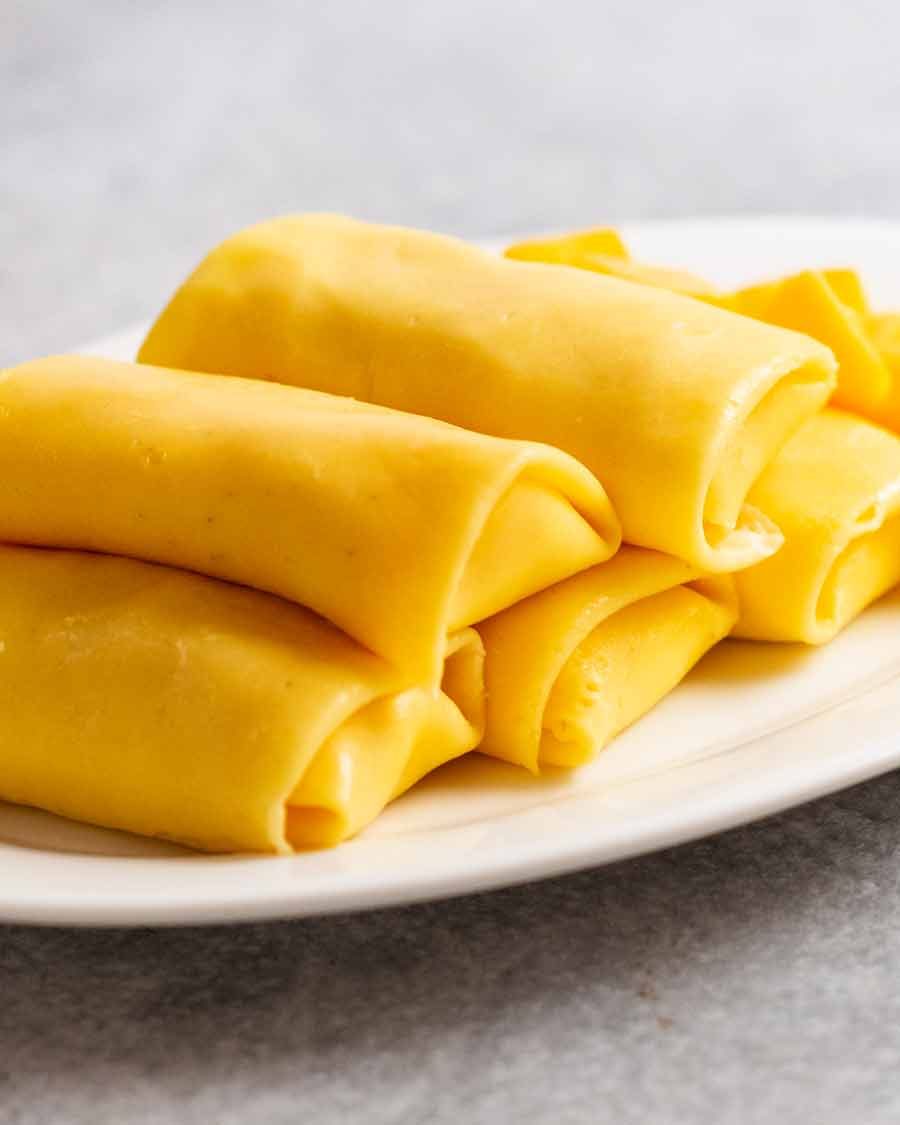 Pila de panqueques de mango