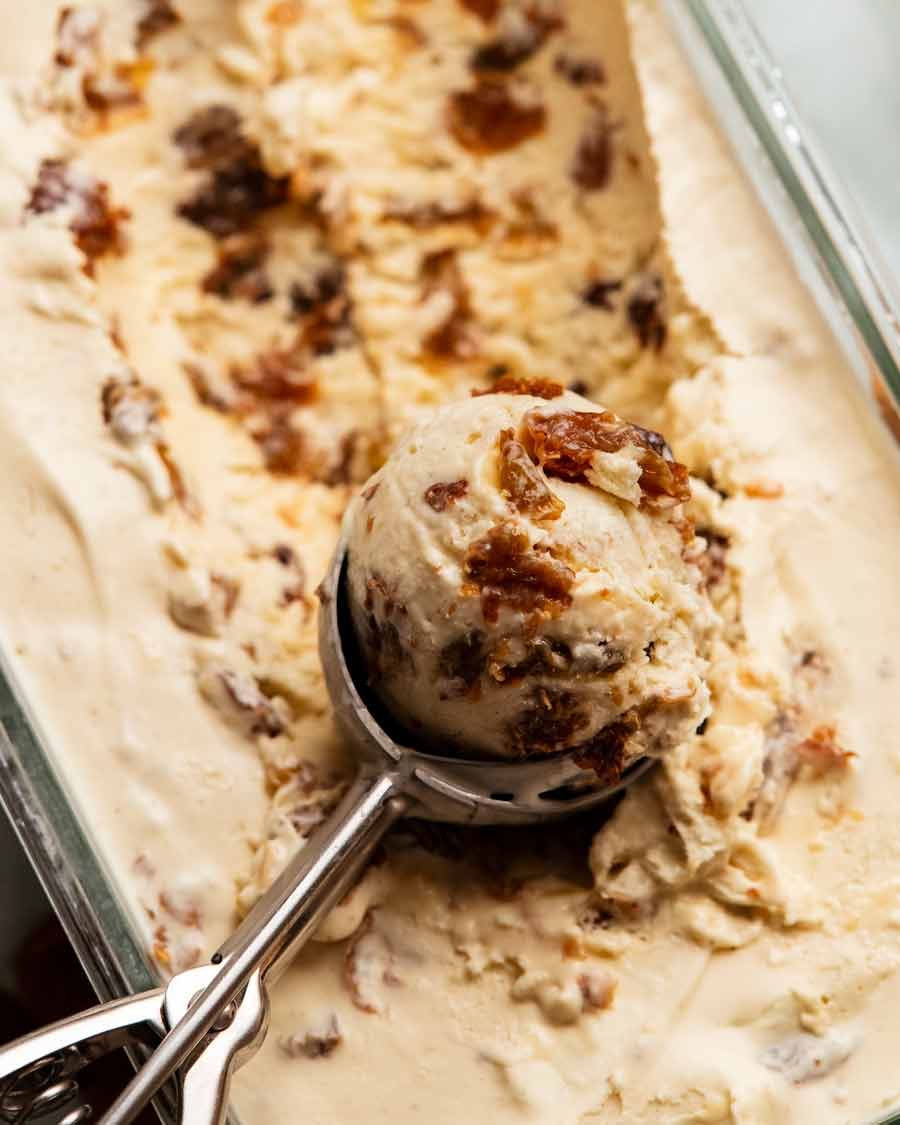 Coster -Up del helado de uva de ron Raisin