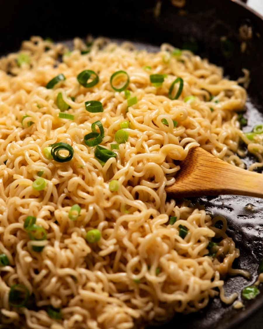 Fideos de ajo recién cocinado