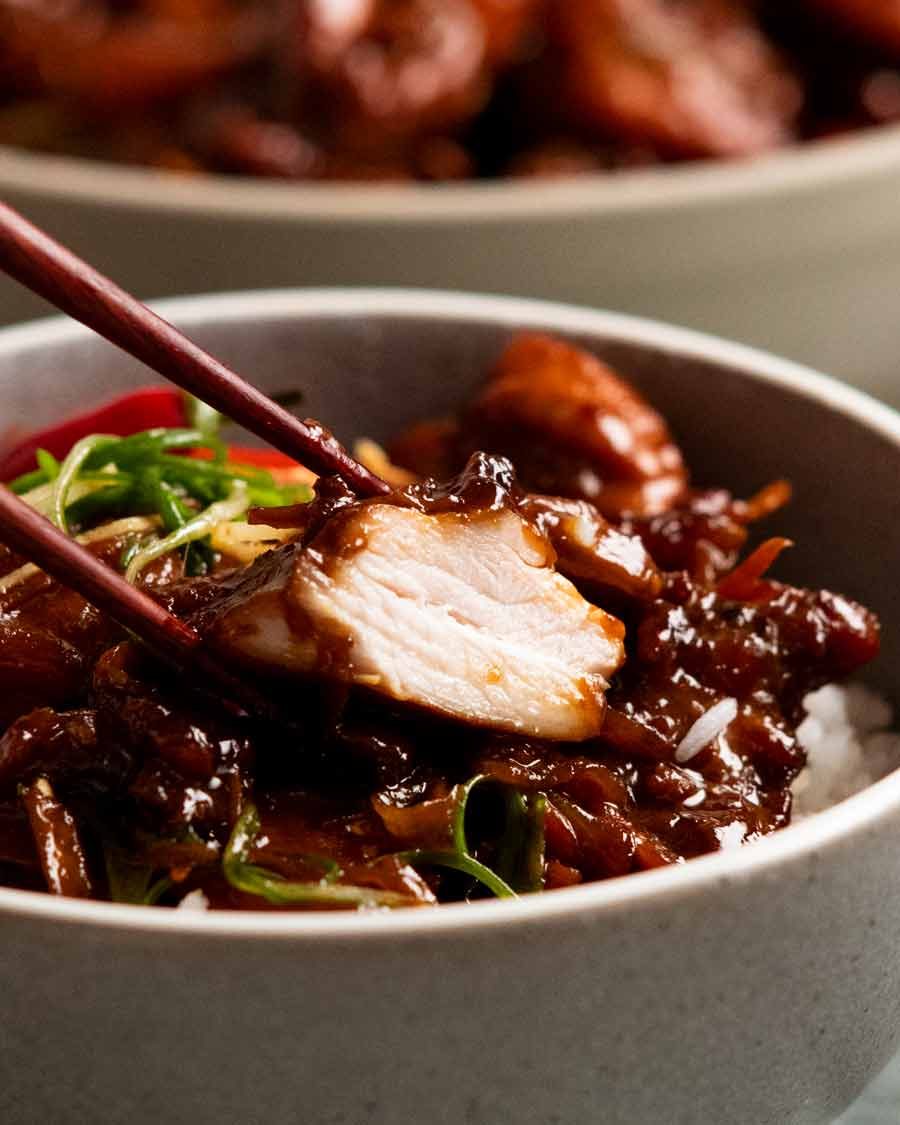 Jurado en lugar del pollo con jengibre con caramelo vietnamita