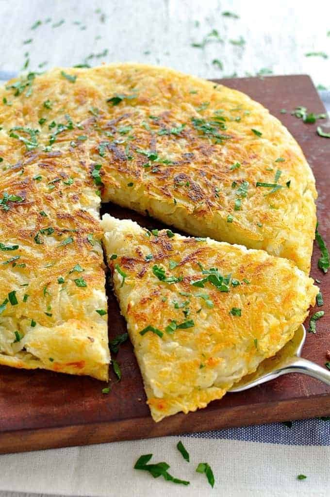 ¡Ideal para alimentar a una multitud! Y el consejo de obtener una corteza crujiente cada vez. #Potato #Rosti #BreakFast #Brunch