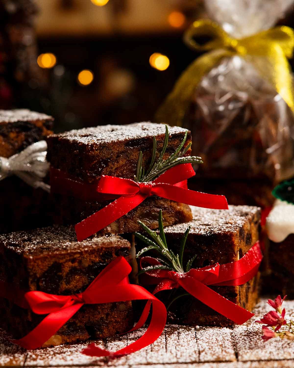 Mini pasteles de Navidad apilados