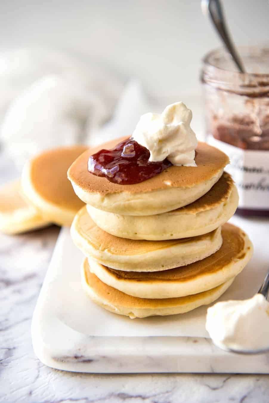 Pikelets perfectas fáciles: fáciles y rápidos, ¡se asegurarán de convertirse en un favorito de la familia! Repenetineats.com