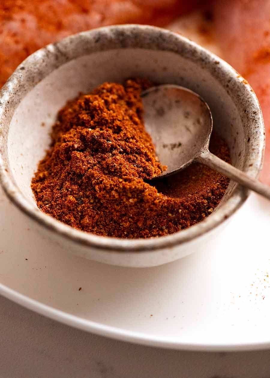 Tazón con condimento de pescado - Especias de espuma para pescado