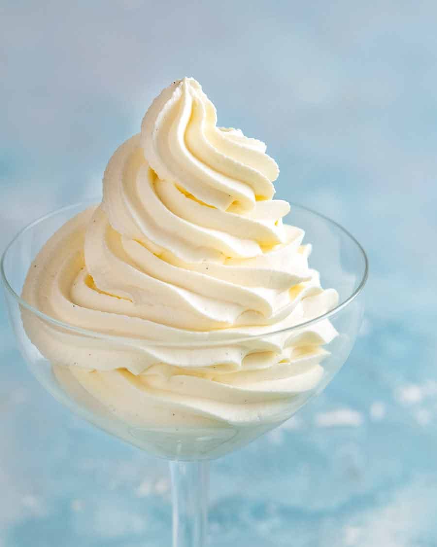 Swirl of Chantilly Cream - Crema batida francesa