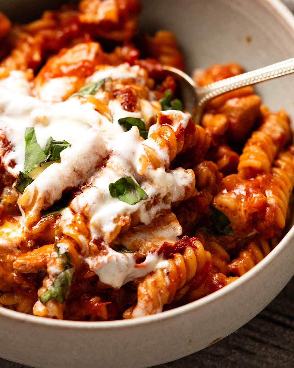 Un frasco de pollo astillado