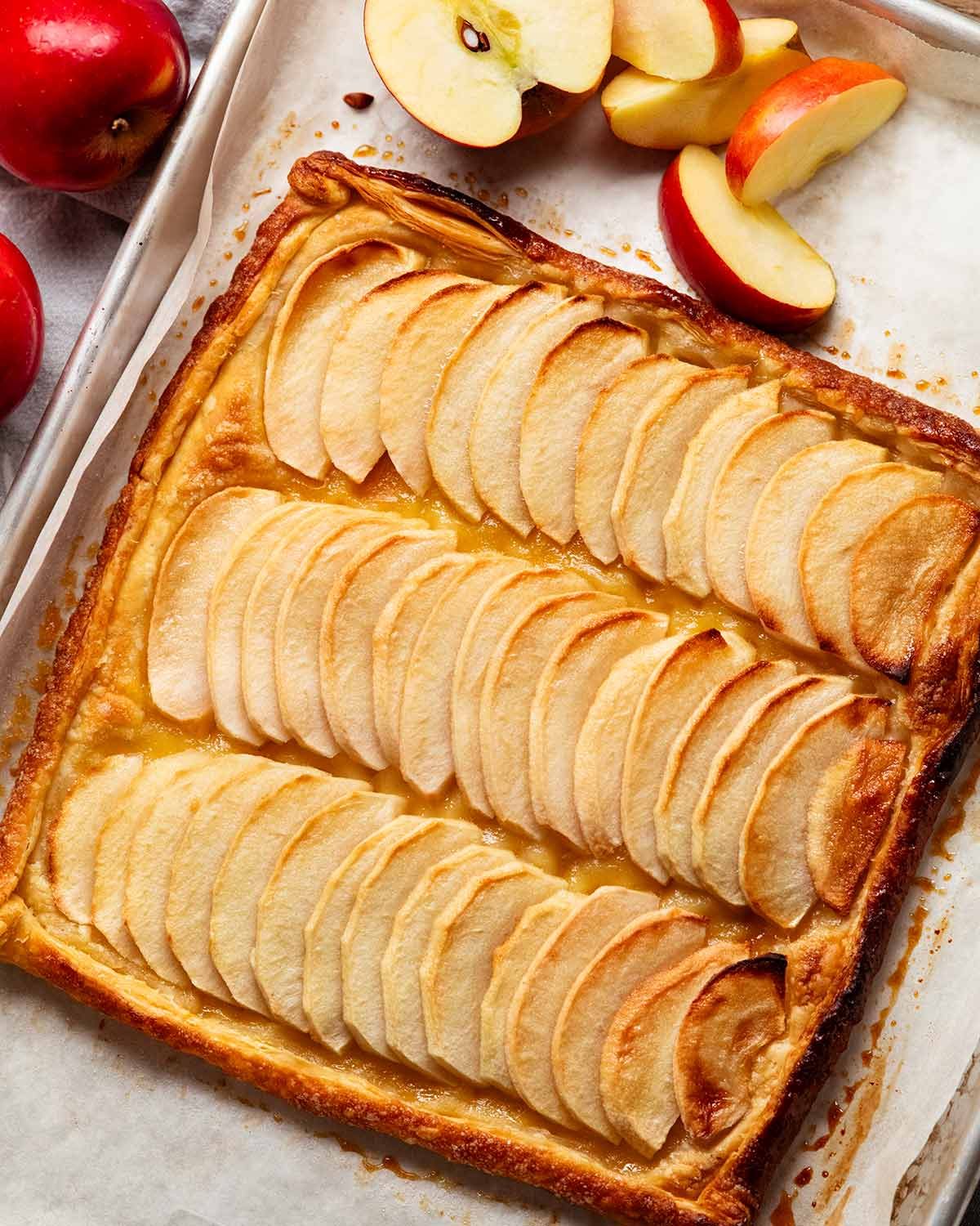 Pastel de manzana francés fácil (postre de hojaldre)